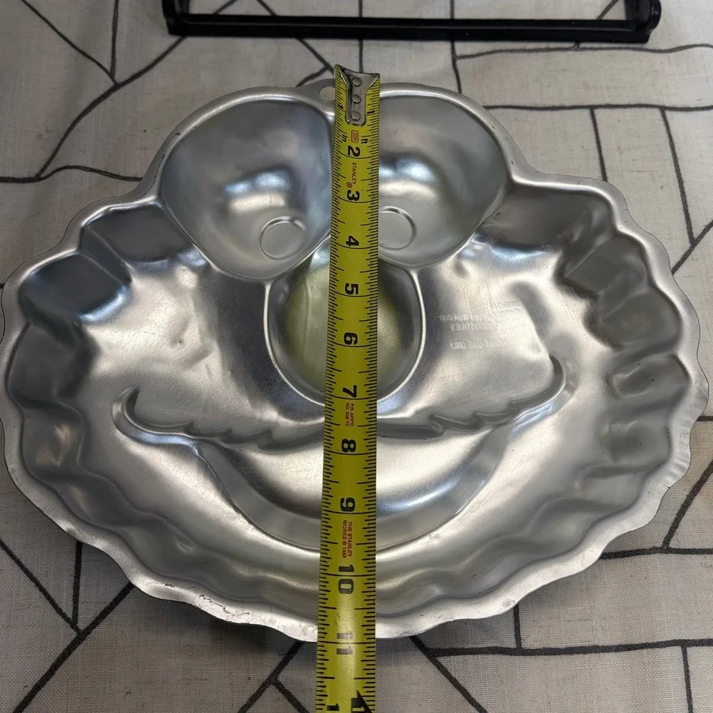 Wilton Cake Pan 12in Silver Elmo Sesame Street Face Aluminum 2105-3461 2002 READ